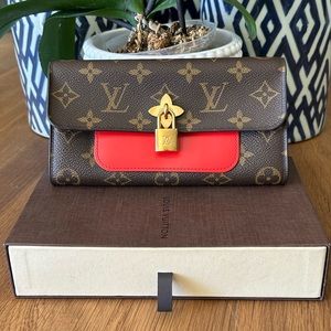 *COA* Louis Vuitton Flower Lock Wallet